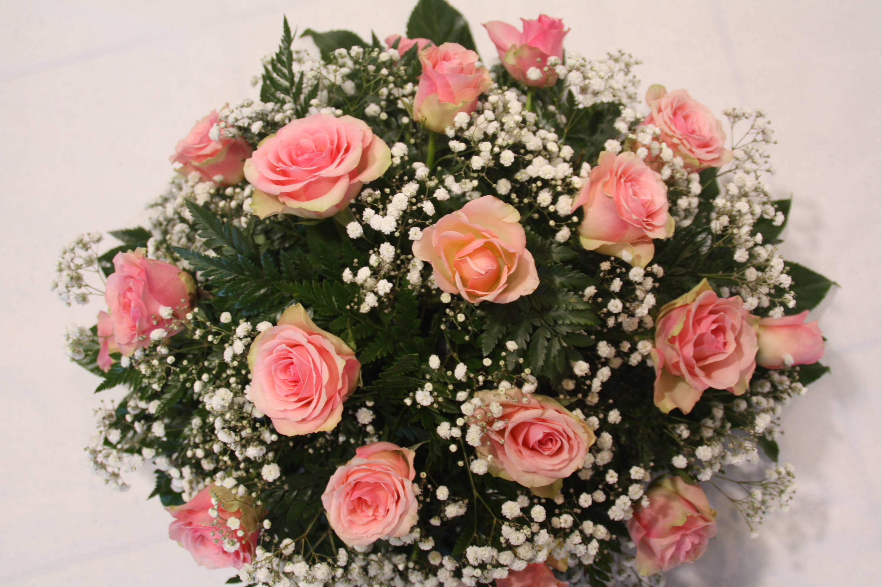rouwstuk biedermeijer roos roze-wit